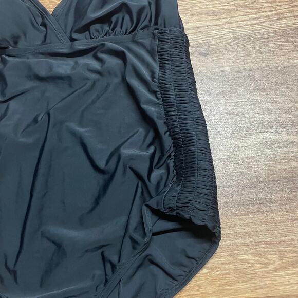 Motherhood Solid Black Halter One Piece Swim Suit Womens Size Medium Maternity - Picture 6 of 8